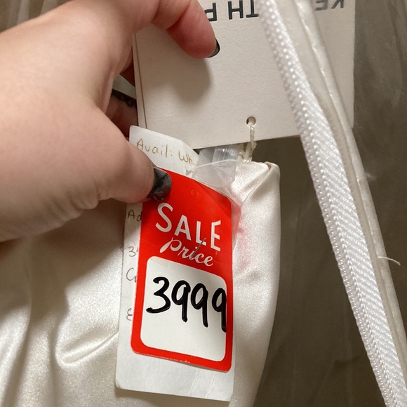 Kenneth Pool Wedding Dress Size 8 - 6 - Picture 9 of 9